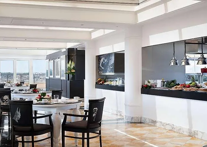 Sina Bernini Bristol, Autograph Collection 5*