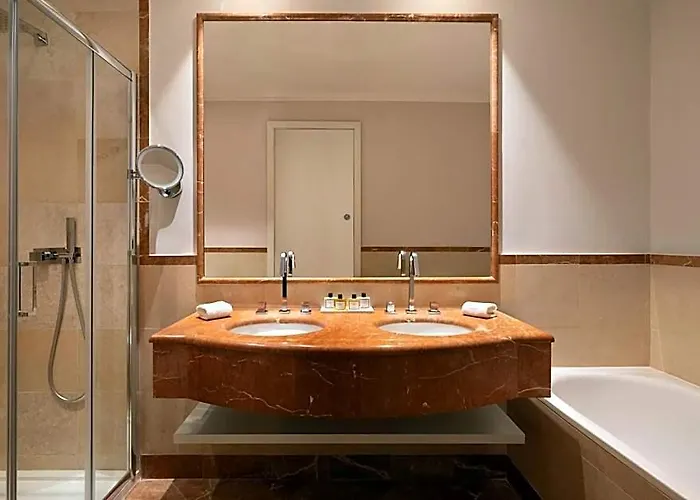 Hotel Sina Bernini Bristol, Autograph Collection